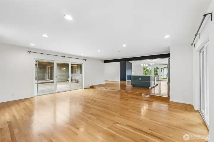 facing kitchen facing kitchen
