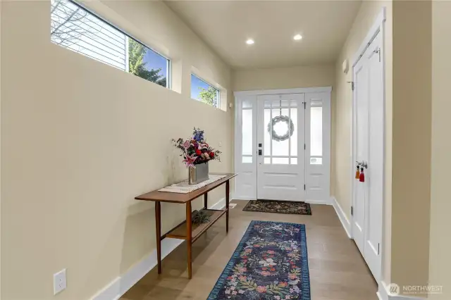 Entry Way w/Lg Closet