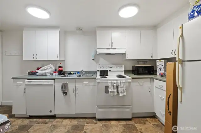 Apt 4 Kitchen