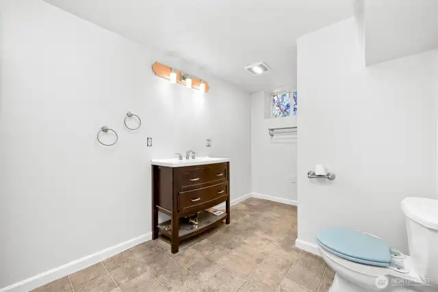 downstairs master bedroom bathroom