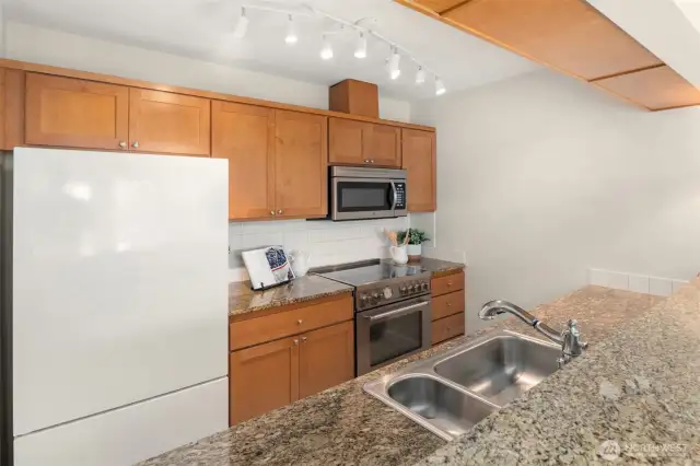 Top of the line appliances throughout - Paykel + Fisher, Miele, Viking!
