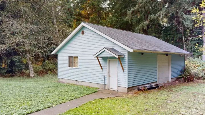 Possible to store approximate 5- 6 cars in shop