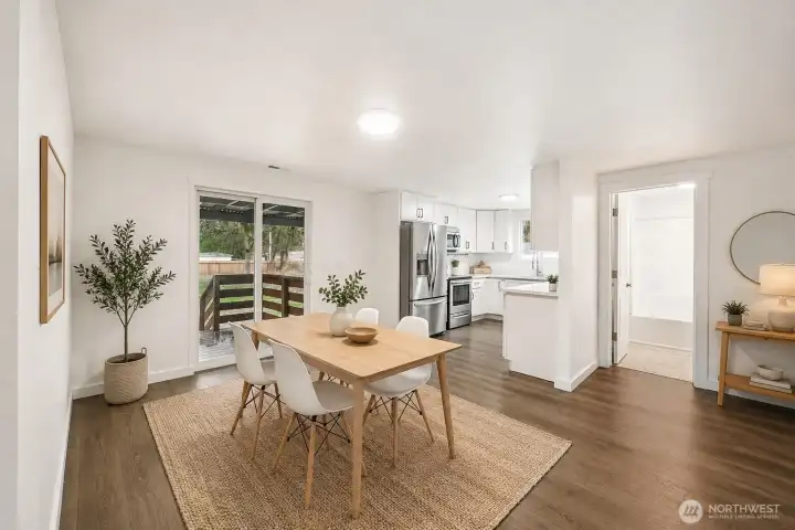 Virtually Staged dining room