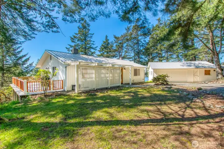 This home has been a popular vacation rental. The permit is for 9 guests.