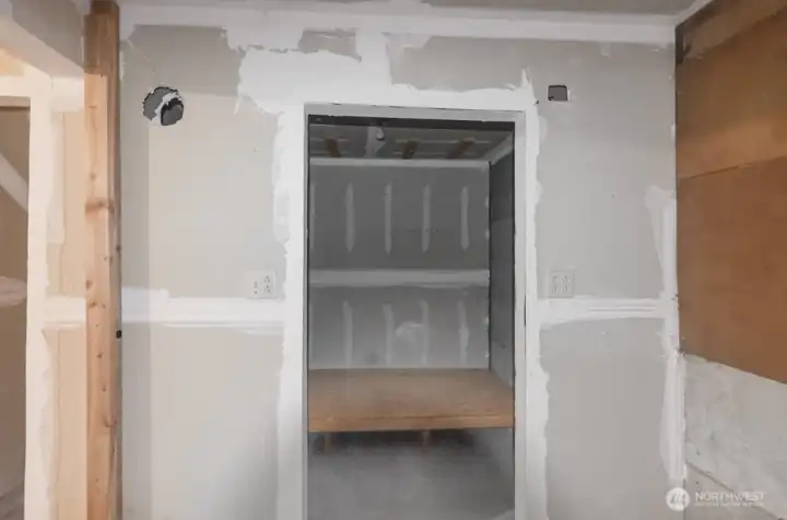 Additional room in the garage.