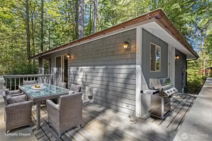 Virtual Staging. Deck