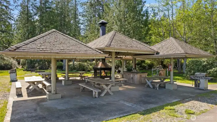 Picnic area at beach Picnic area at beach