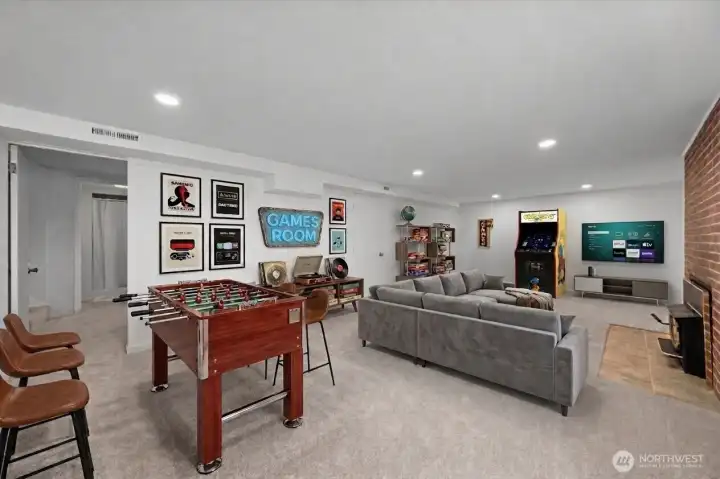 Virtually staged