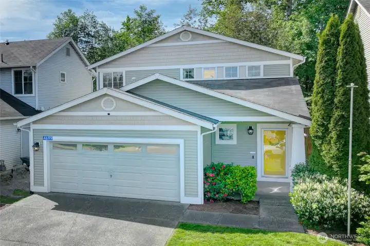 Welcome to this beautiful home in Skagit Highlands.  Plenty of parking plus attached oversized 2 car garage and easy care landscaping.