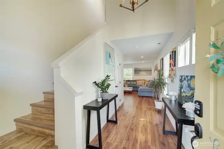 Entry way w/ vaulted ceilings feels spacious and welcoming.