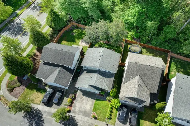 Easy access, the 2nd house on the left off the entry road