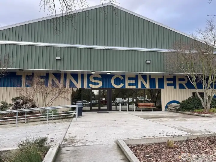 Amy Yee Tennis Center 2 blocks away.