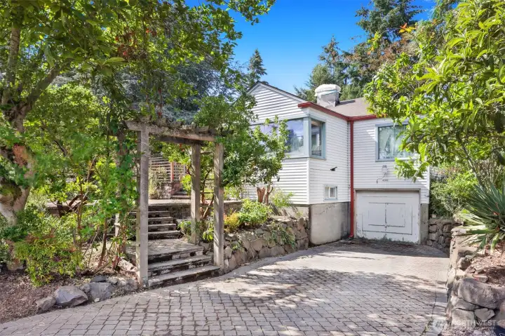 The home is filled with owner belongings and not suited for casual interest. The home is filled with owner belongings and not suited for casual interest.