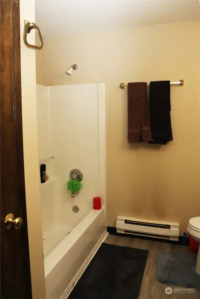 Full Bathroom Unit #3