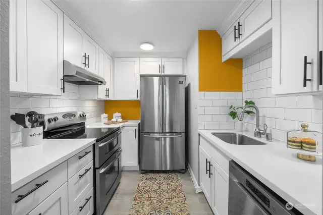 Perfectly remodeled kitchen. All appliances are only 4 years old. Just look at all the cabinet space!
