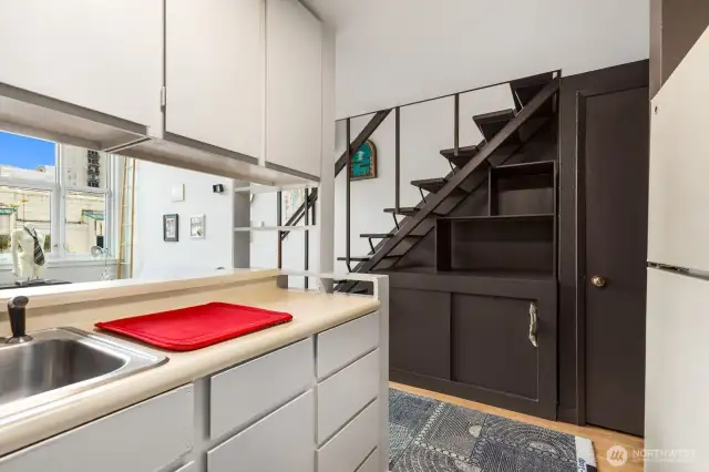 Storage here and in your own storage locker on the 1st floor.