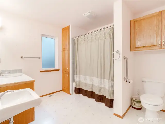Main level Suite Bathroom
