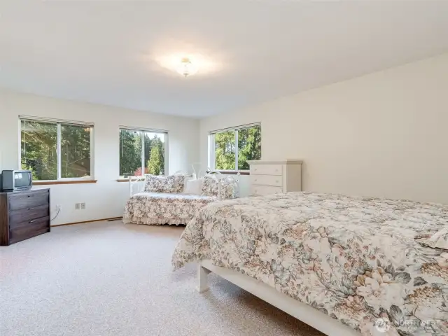2L Bedroom
