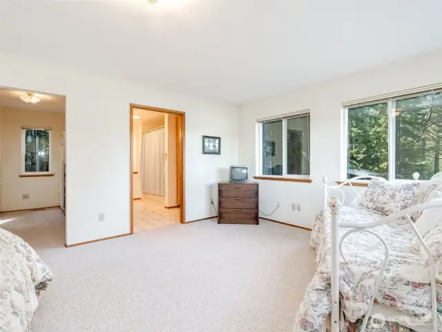 2L Bedroom