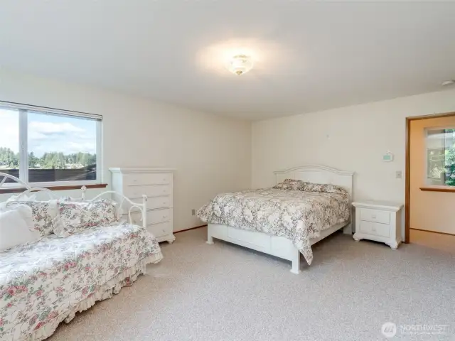 2L Bedroom