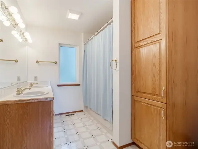 2L Bathroom
