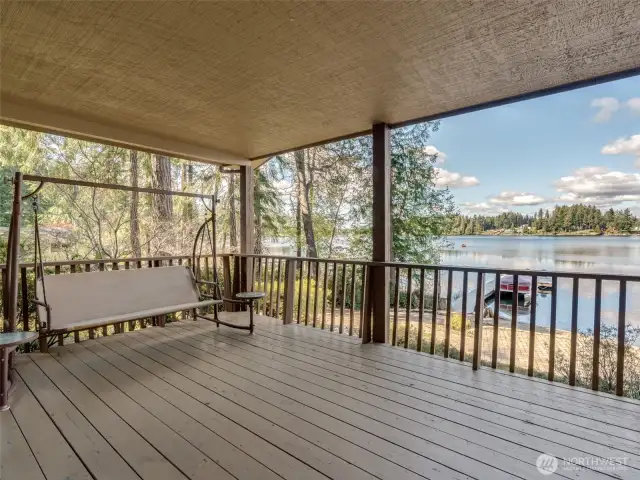 covered deck off dining area