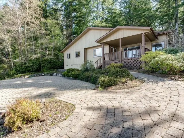 extensive paver patio