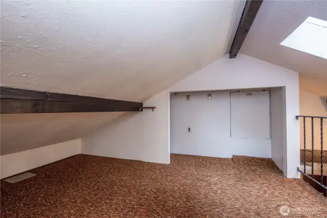 The Loft and exposed beams.