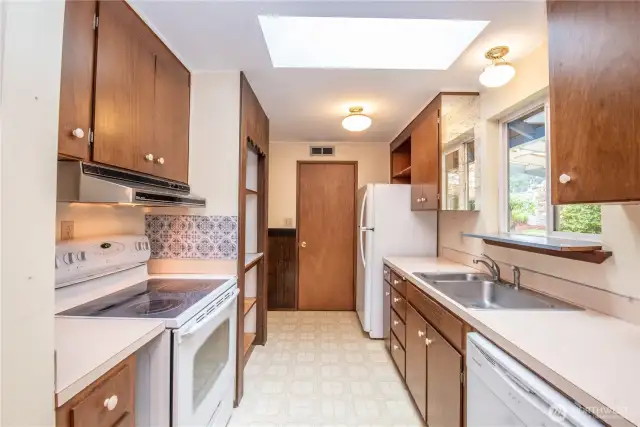 Kitchen. All appliances stay.