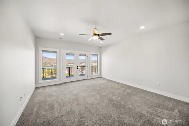 Main level primary bedroom