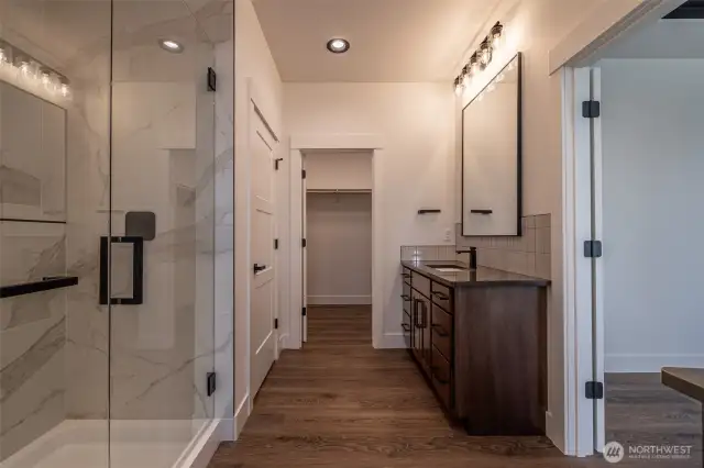 Primary Bath - Walkin Closet