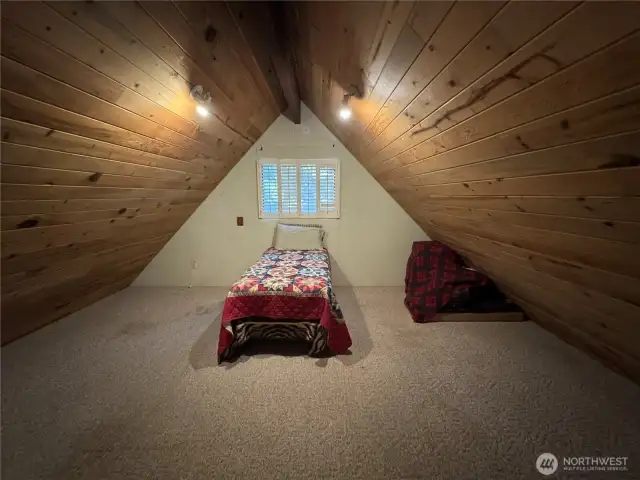 Loft/Bedroom #2