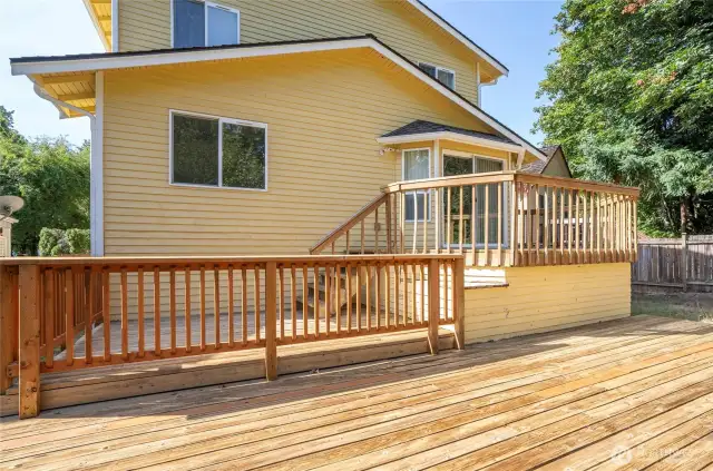 Spacious party deck ready for entertaining guests.