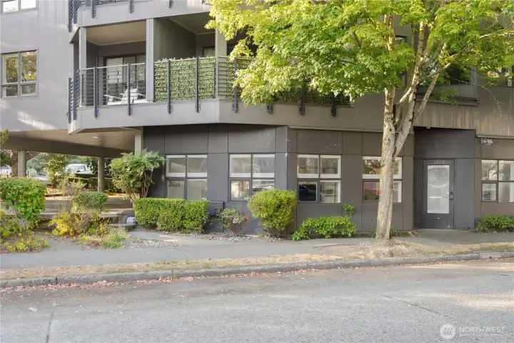 Great location with plenty of street plus visitor parking