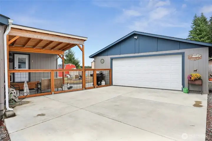 Nice poured concrete pad keeps everything neat & tidy.