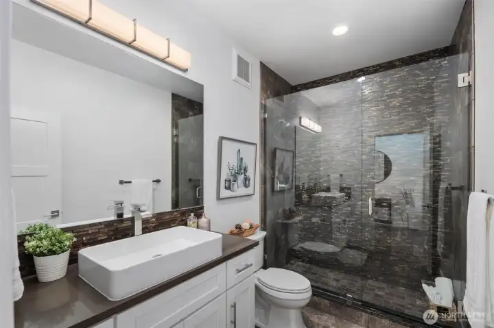 Downstair bathroom w/shower