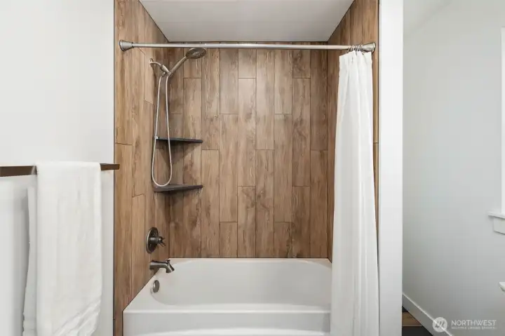Full bath w/custom tile