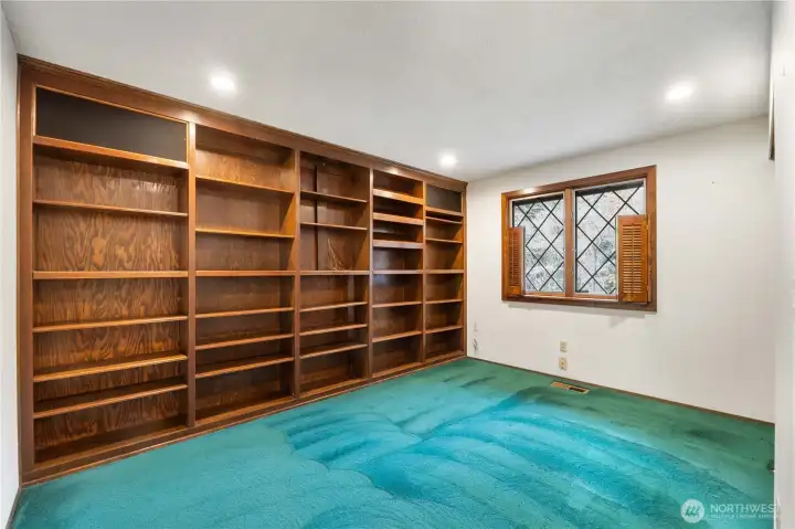 Unstaged 3rd Bedroom