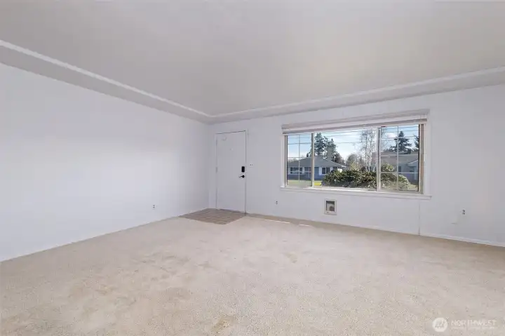 Entry/Living Room