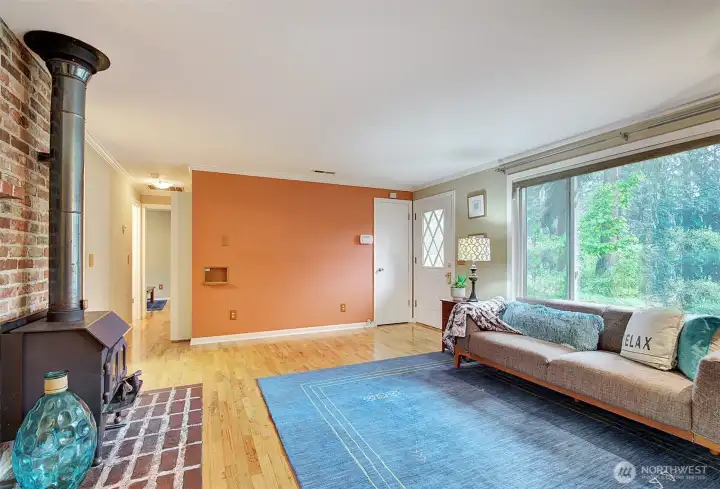 Another angle living area