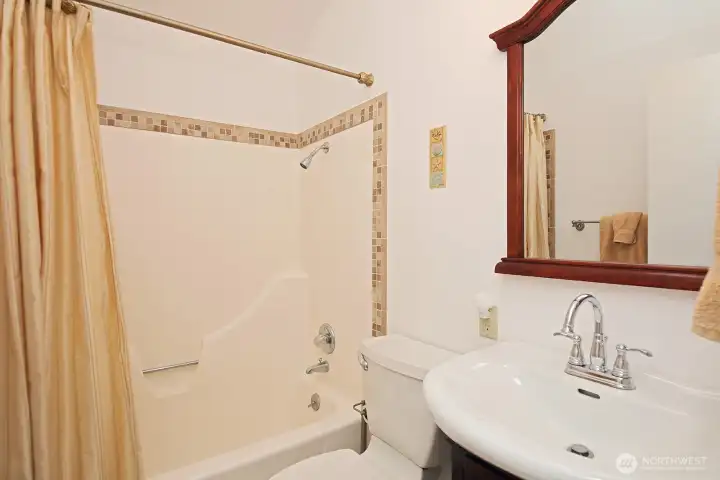 Full Bath Full Bath