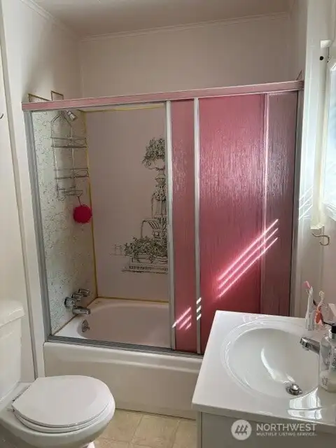 Main floor full bath.