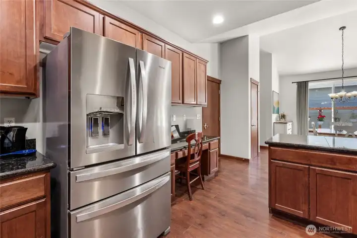 Kitchen with Stainless Steel Appliances (partially digitally staged) Kitchen with Stainless Steel Appliances (partially digitally staged)