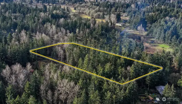 Yellow property lines are approximate. Buyer to verify to their own satisfaction.