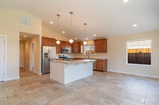 Kitchen / Dining Area