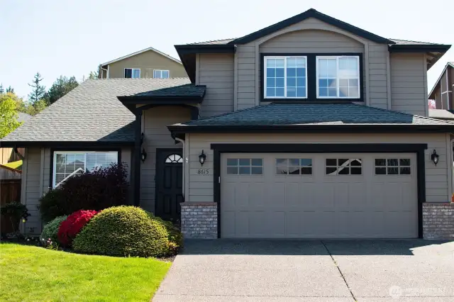 Charming Craftsman on a 10,000+SF Lot and Air Conditioning!