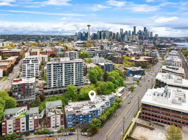 Welcome to this two story condo located in the heart of Lower Queen Anne.