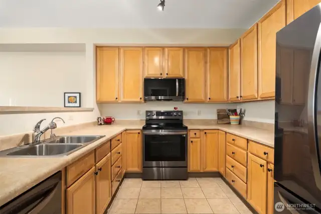 Kitchen appliances only 4 years old