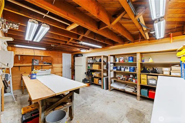 So much space for projects and building. The lighting is amazing, and it is warm and cozy too.