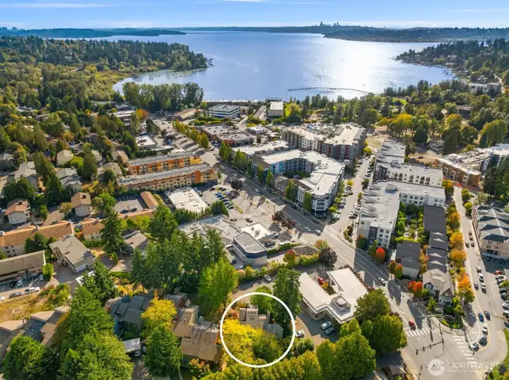 Shopping, dining, walk to everything!